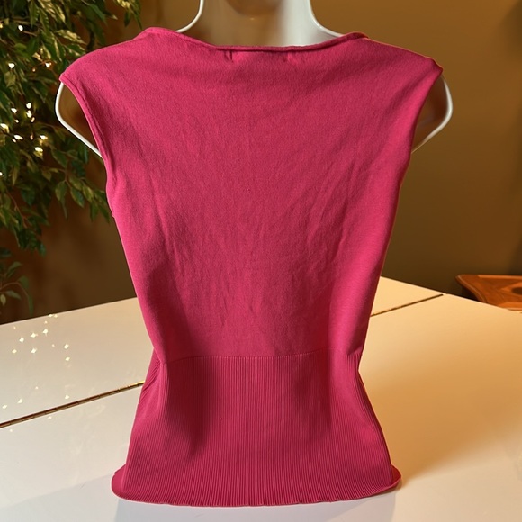 🌺CEST CITY PINK V NECK TOP WITH SEQUINS - SIZE SMALL🌺 - Picture 9 of 13
